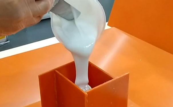 模具硅橡膠灌模時間是什么？